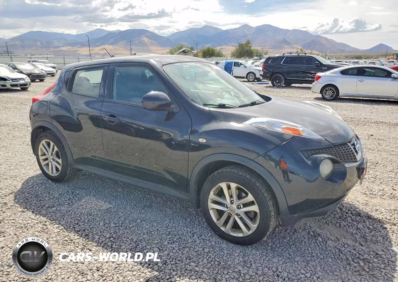 2014 Nissan Juke S VIN:JN8AF5MV7ET355683 - 4