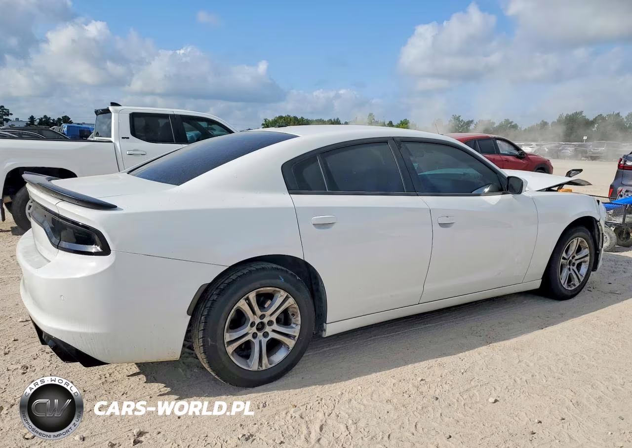 2018 Dodge Charger Sxt VIN:2C3CDXBG8JH318681 - 3