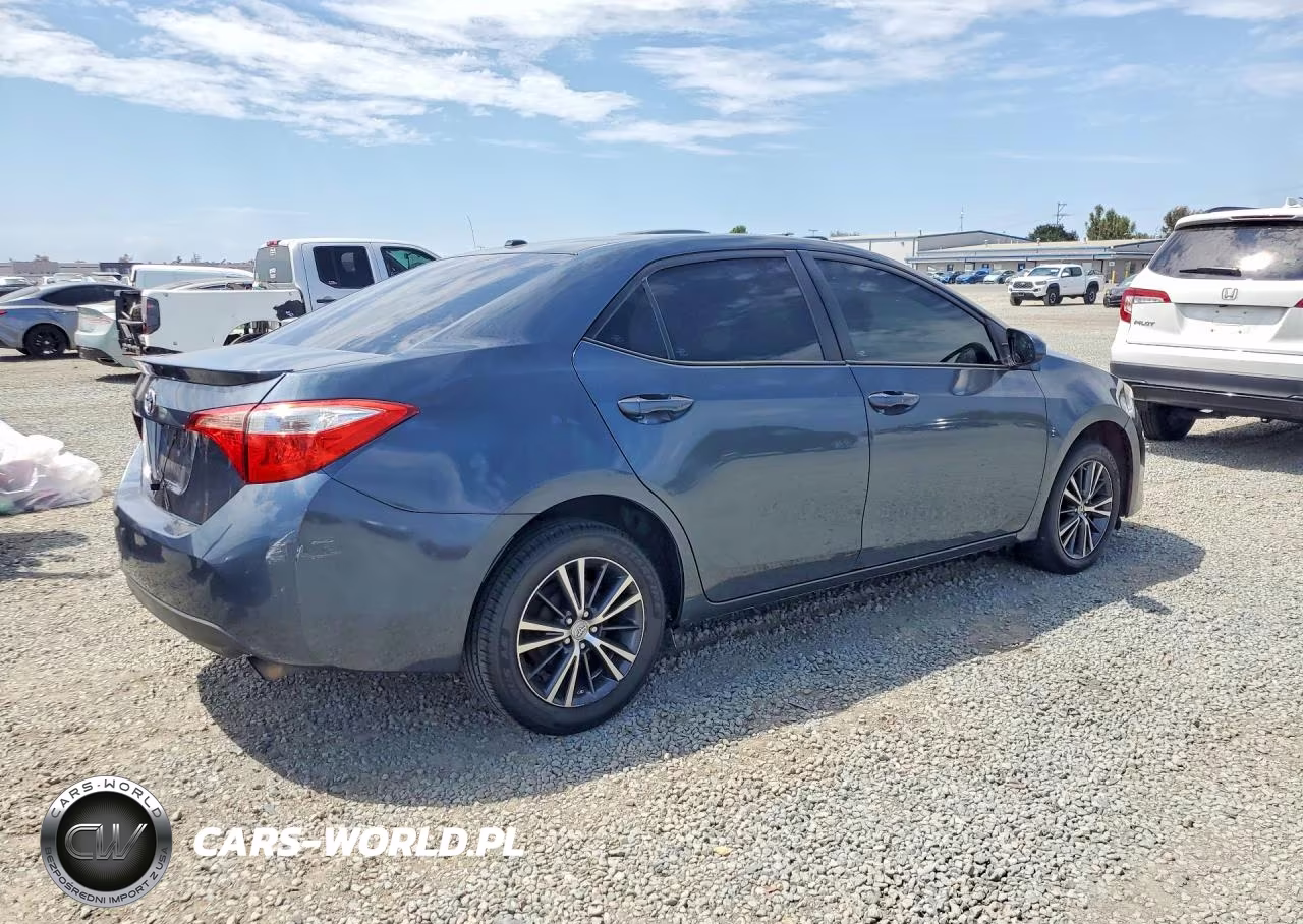 2017 Toyota Corolla Le VIN:2T1BURHE2HC810667 - 3