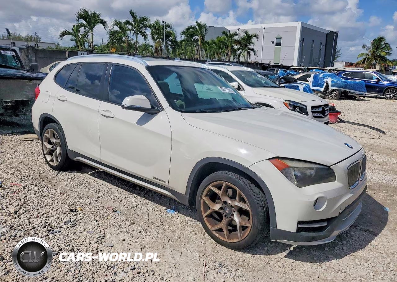 2015 BMW X1 xDrive28I VIN:WBAVL1C53FVY24884 - 4