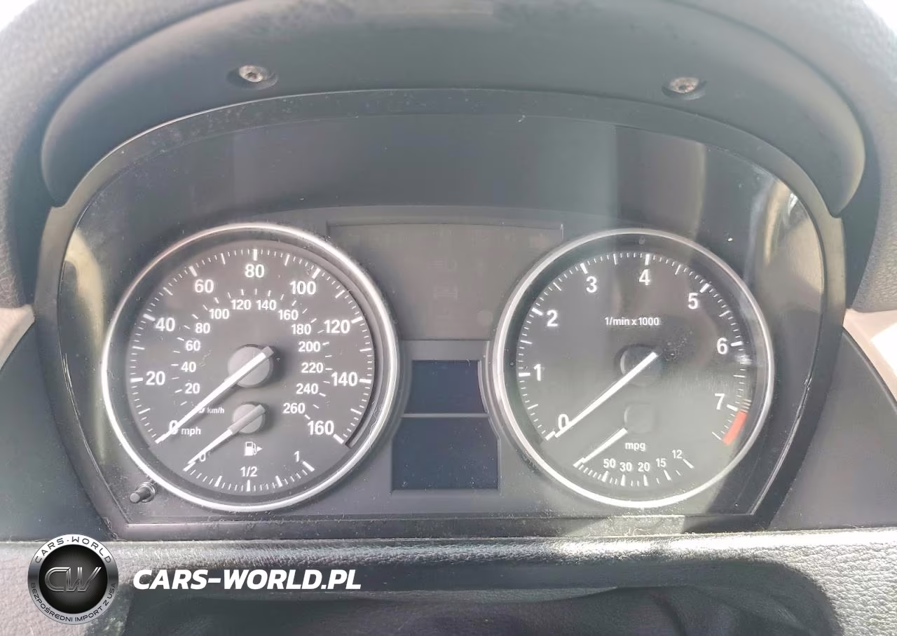 2015 BMW X1 xDrive28I VIN:WBAVL1C53FVY24884 - 9
