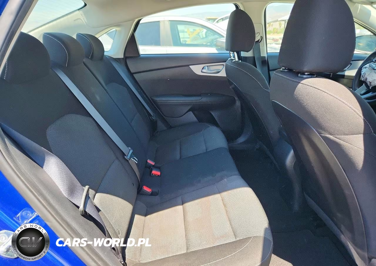 2023 Kia Forte Lxs VIN:3KPF24AD7PE670028 - 10