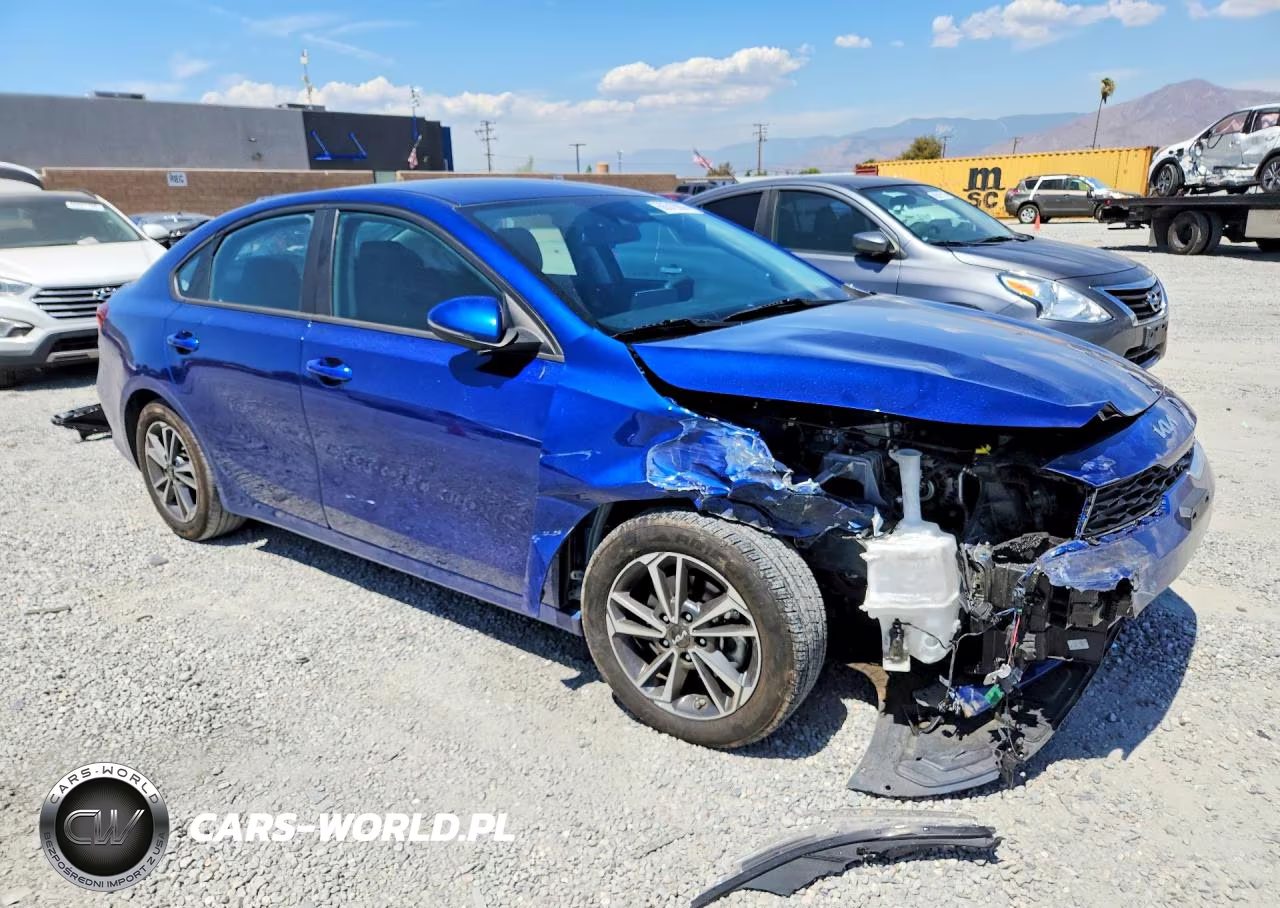 2023 Kia Forte Lxs VIN:3KPF24AD7PE670028 - 4