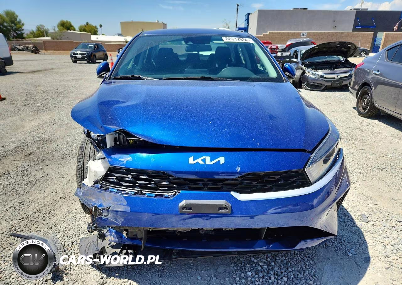 2023 Kia Forte Lxs VIN:3KPF24AD7PE670028 - 5