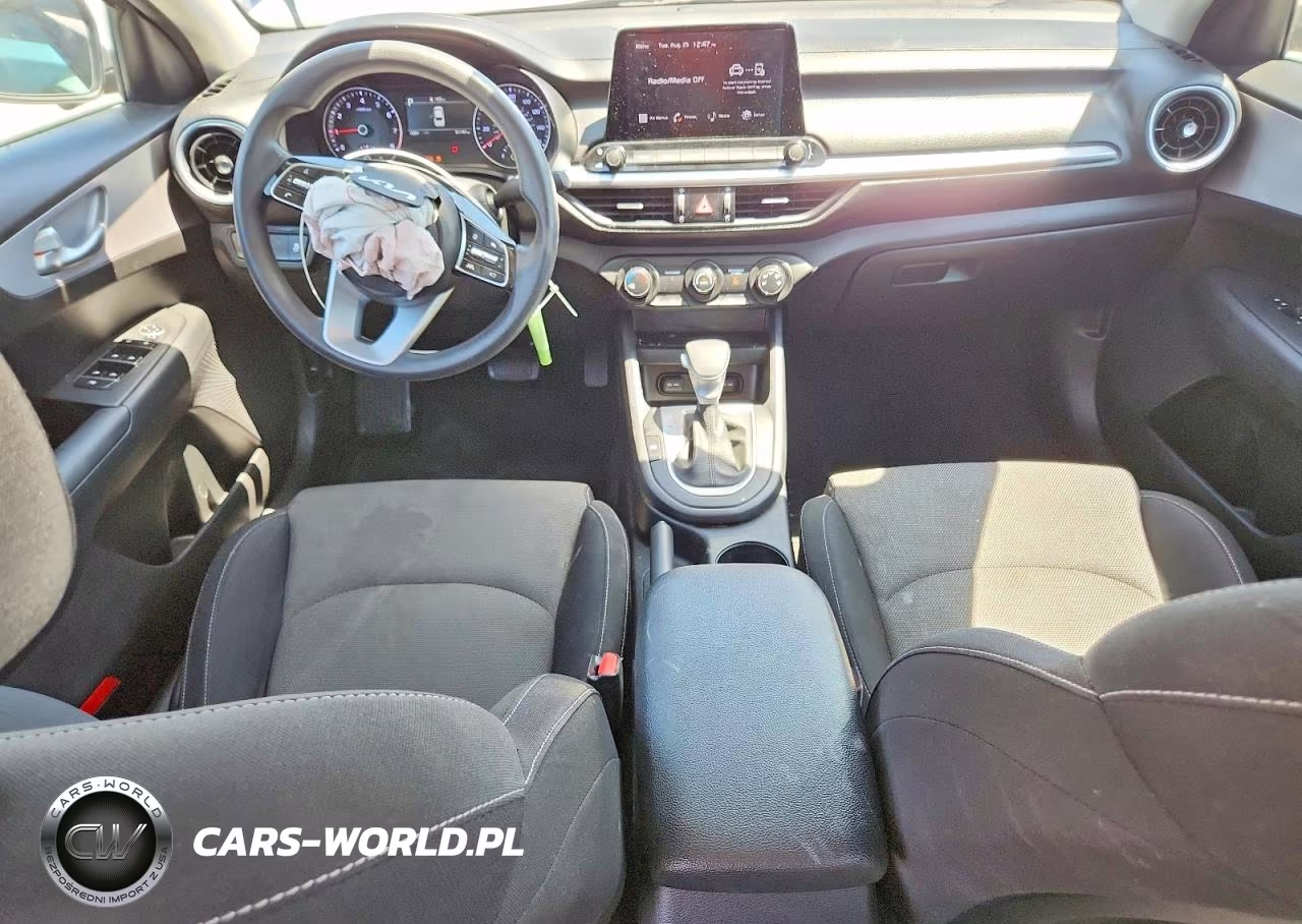 2023 Kia Forte Lxs VIN:3KPF24AD7PE670028 - 8