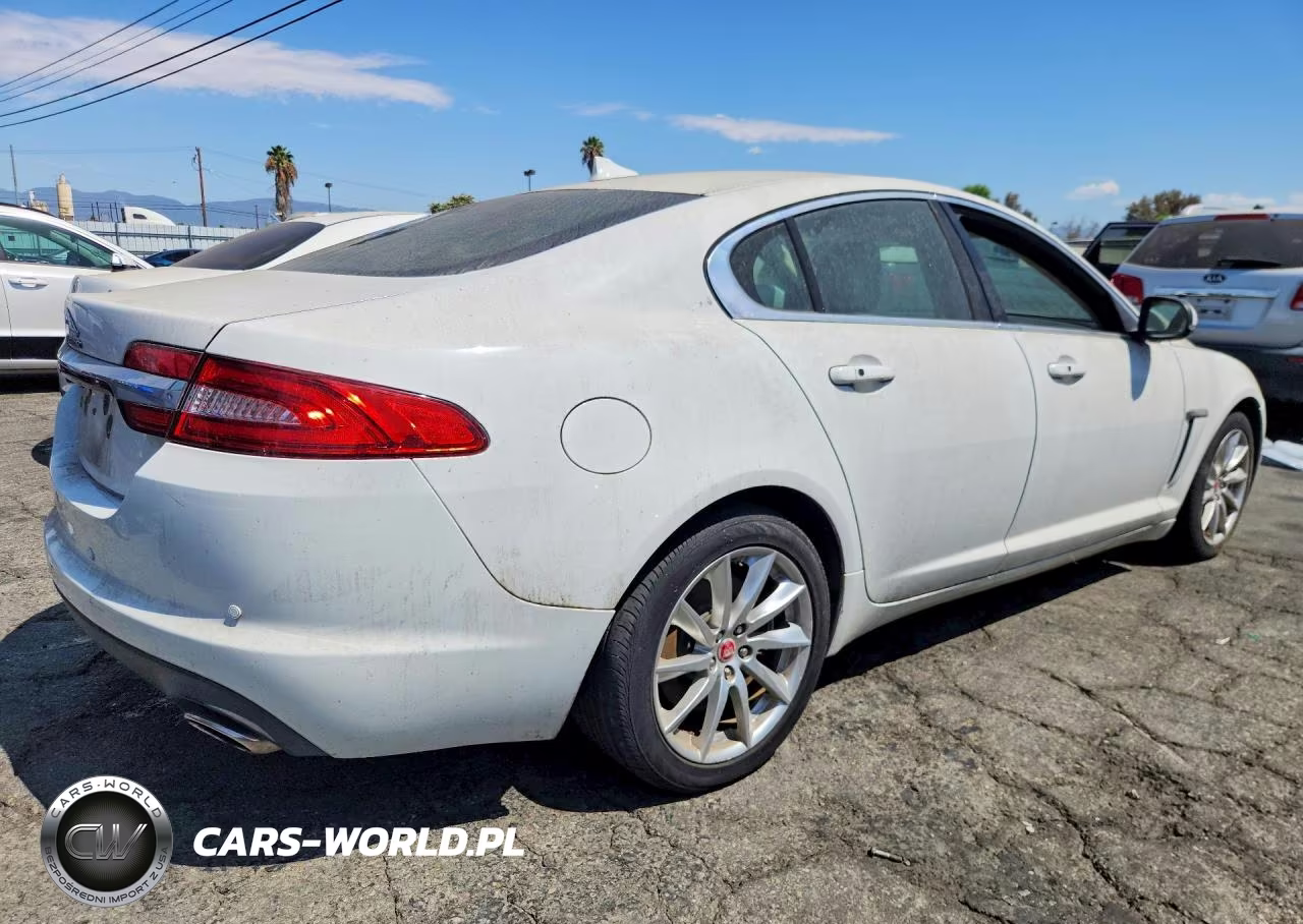 2015 Jaguar Xf 2.0T Premium VIN:SAJWA0FSXFPU87371 - 3