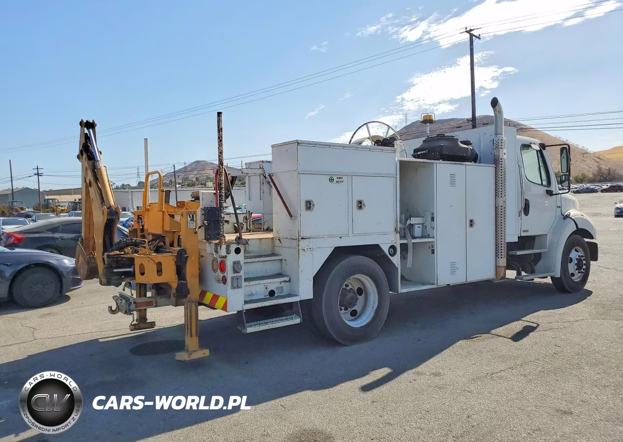 2017 Freightliner Cascadia VIN:1FVAHFDX3DHFF1735 - 3