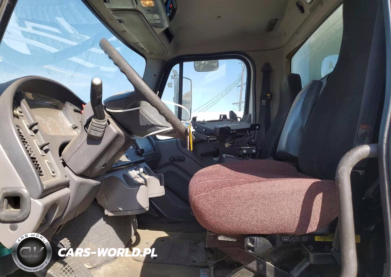 2017 Freightliner Cascadia VIN:1FVAHFDX3DHFF1735 - 7