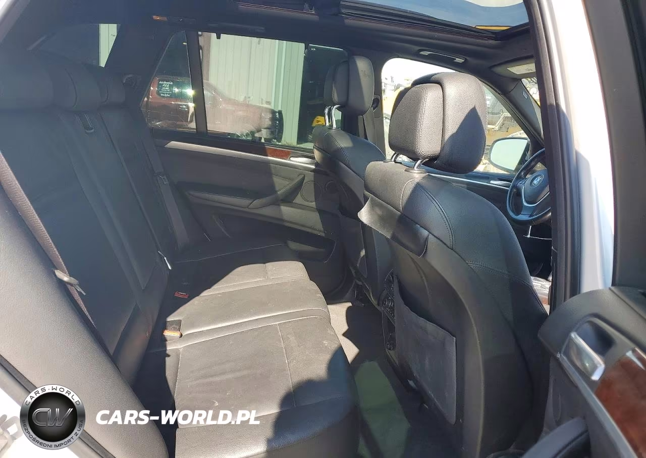 2012 BMW X5 xDrive50I VIN:5UXZV8C53CL426300 - 11