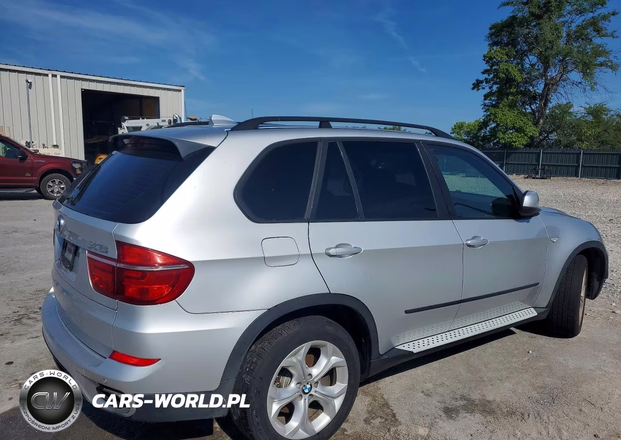 2012 BMW X5 xDrive50I VIN:5UXZV8C53CL426300 - 3