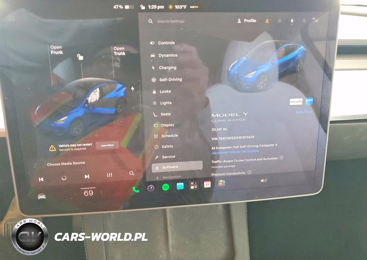 2025 Tesla Model Y VIN:7SAYGDED5SF253436 - 9