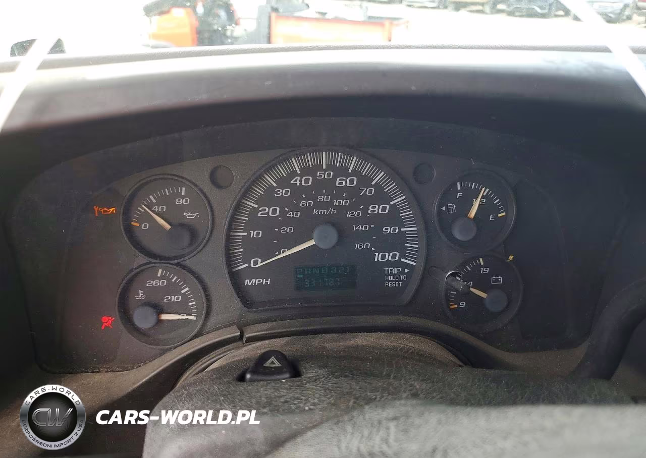 2003 Chevrolet Express G3500 VIN:1GBHG31U631171923 - 9