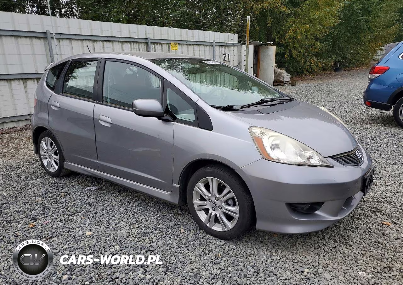 2010 Honda Fit Sport VIN:JHMGE8H47AC036496 - 4