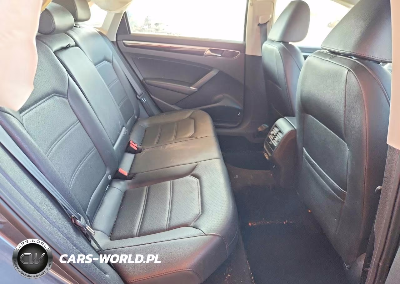 2019 Volkswagen Passat Se R-Line VIN:1VWMA7A36KC010384 - 10