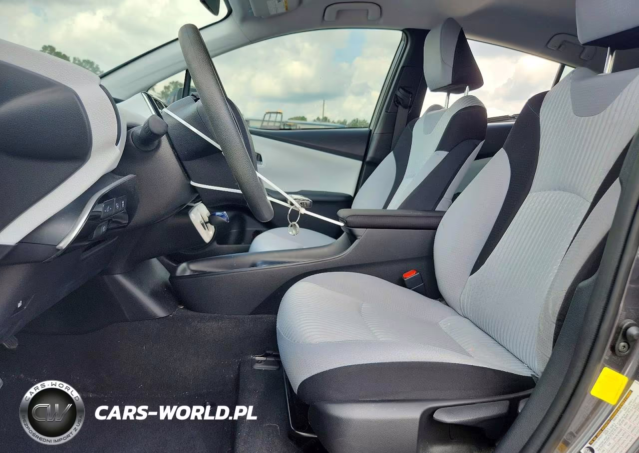 2018 Toyota Prius Two VIN:JTDKBRFU6J3583126 - 7