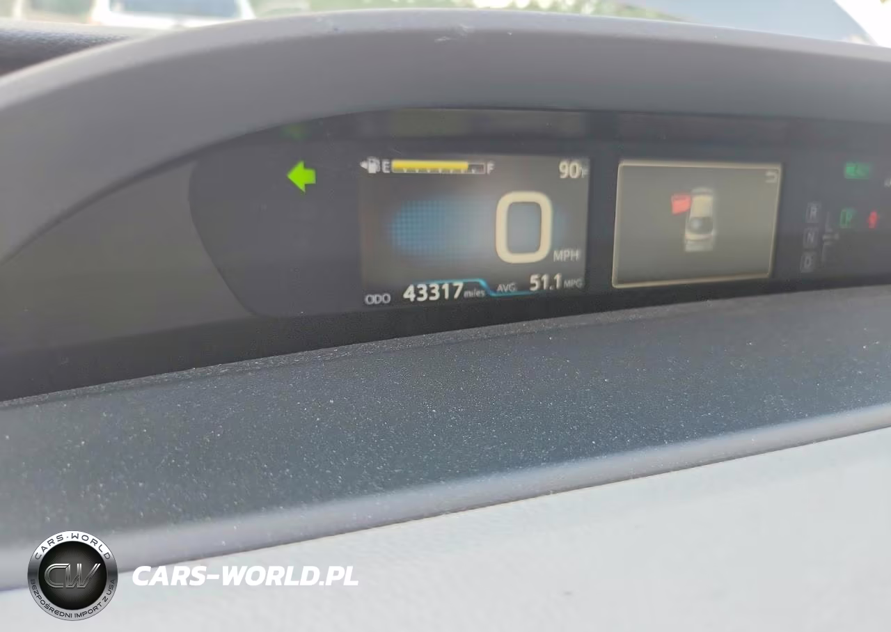 2018 Toyota Prius Two VIN:JTDKBRFU6J3583126 - 9