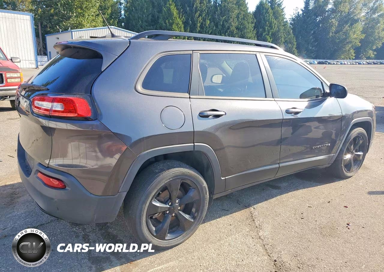 2015 Jeep Cherokee Latitude VIN:1C4PJLCB0FW722701 - 3
