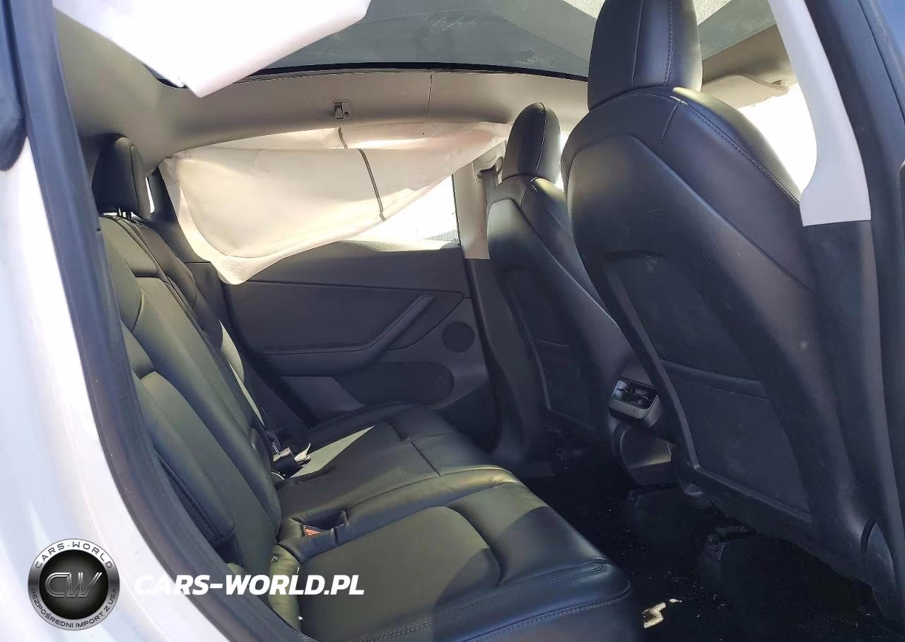 2020 Tesla Model Y VIN:5YJYGDEE2LF057574 - 10