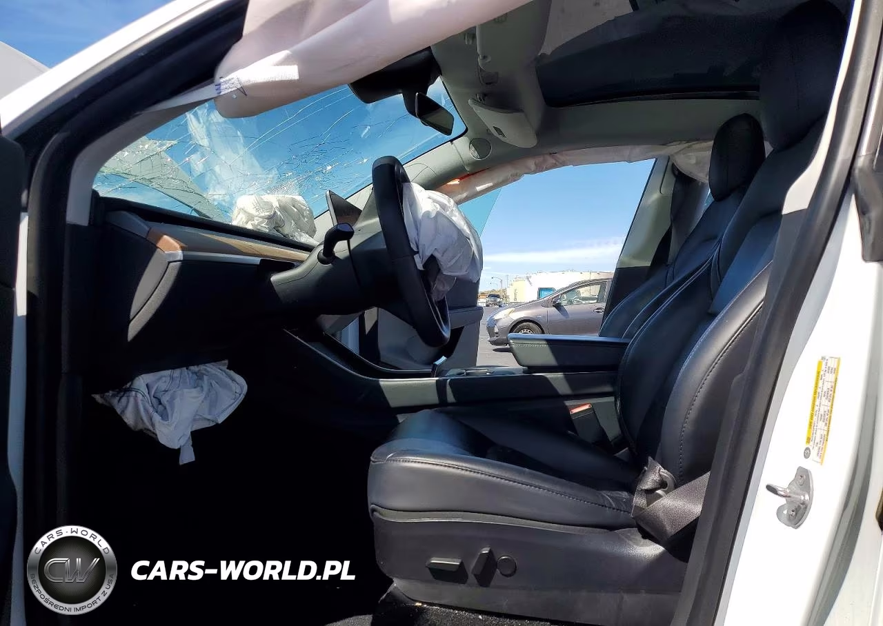 2020 Tesla Model Y VIN:5YJYGDEE2LF057574 - 7