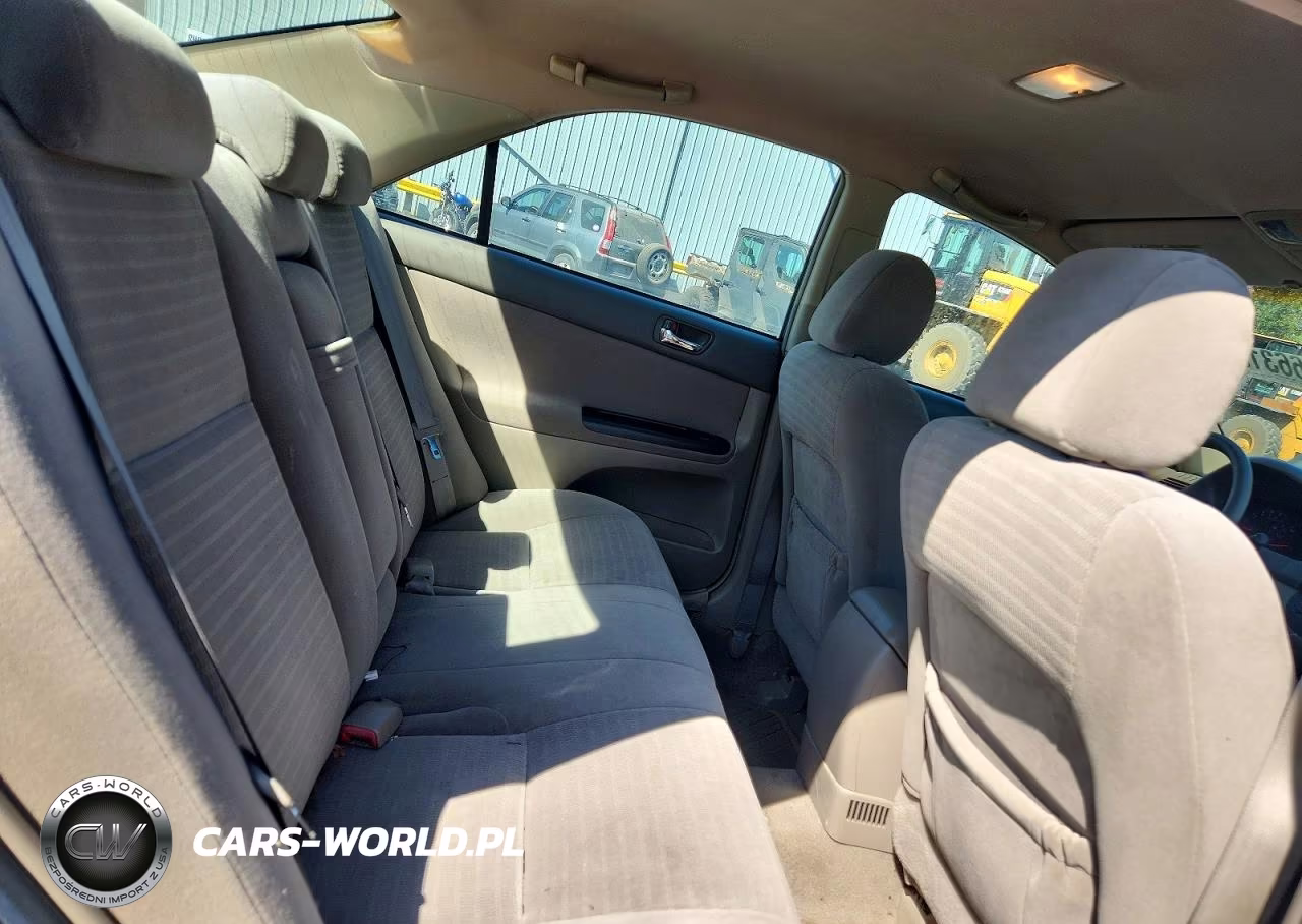 2005 Toyota Camry Le VIN:4T1BE32K05U995658 - 10