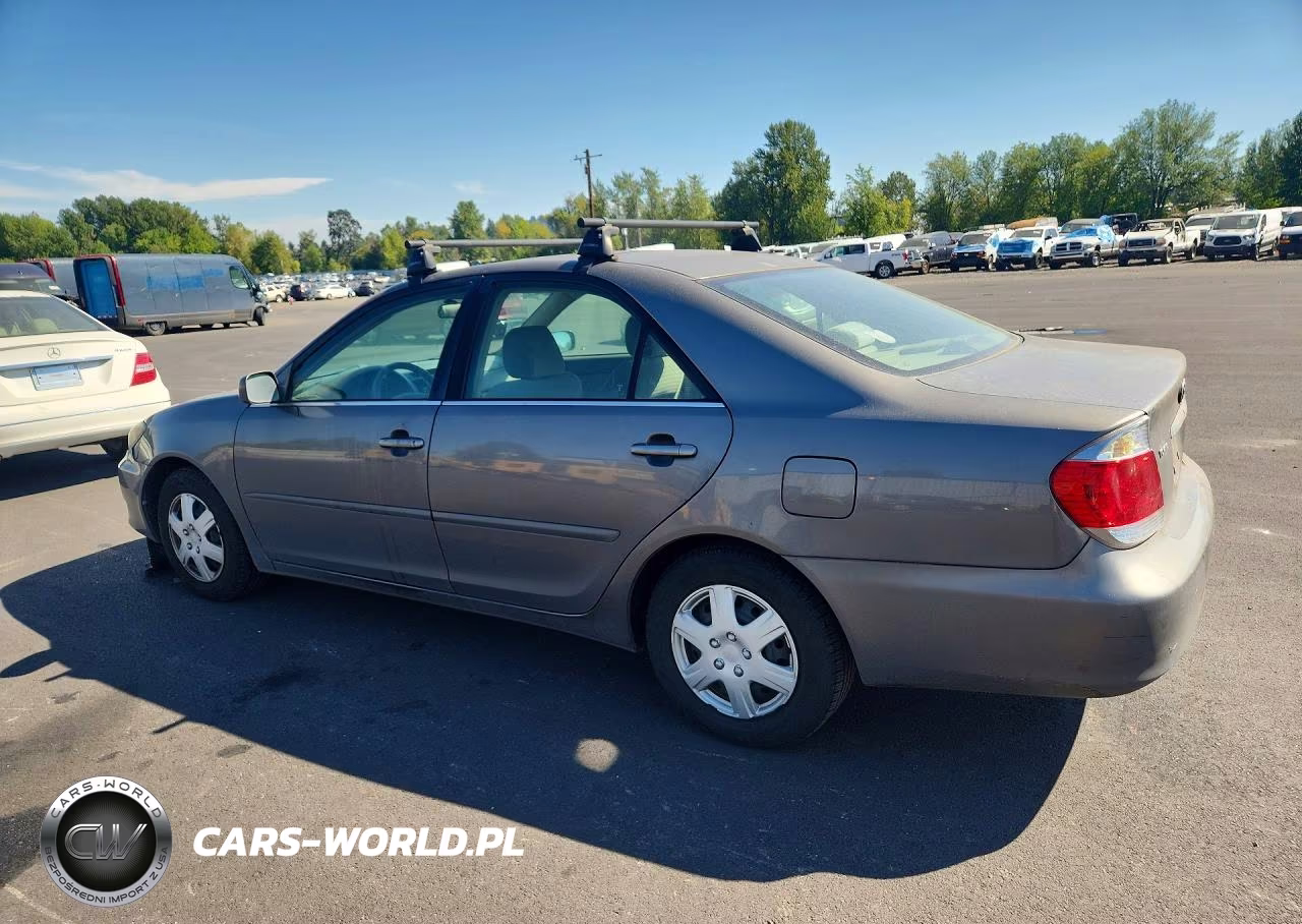 2005 Toyota Camry Le VIN:4T1BE32K05U995658 - 2