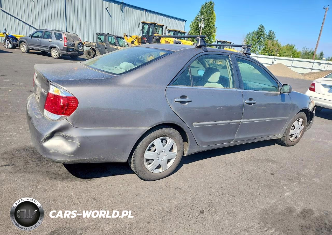 2005 Toyota Camry Le VIN:4T1BE32K05U995658 - 3