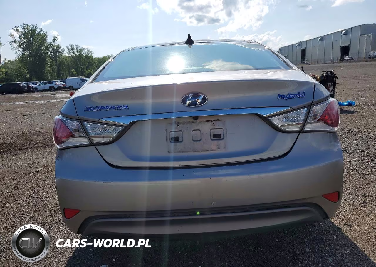 2011 Hyundai Sonata Hybrid VIN:KMHEC4A40BA002667 - 11