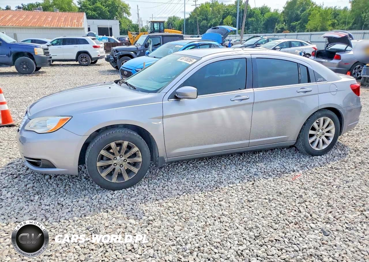 2013 Chrysler 200 Touring VIN:1C3CCBBB9DN601452 - 1