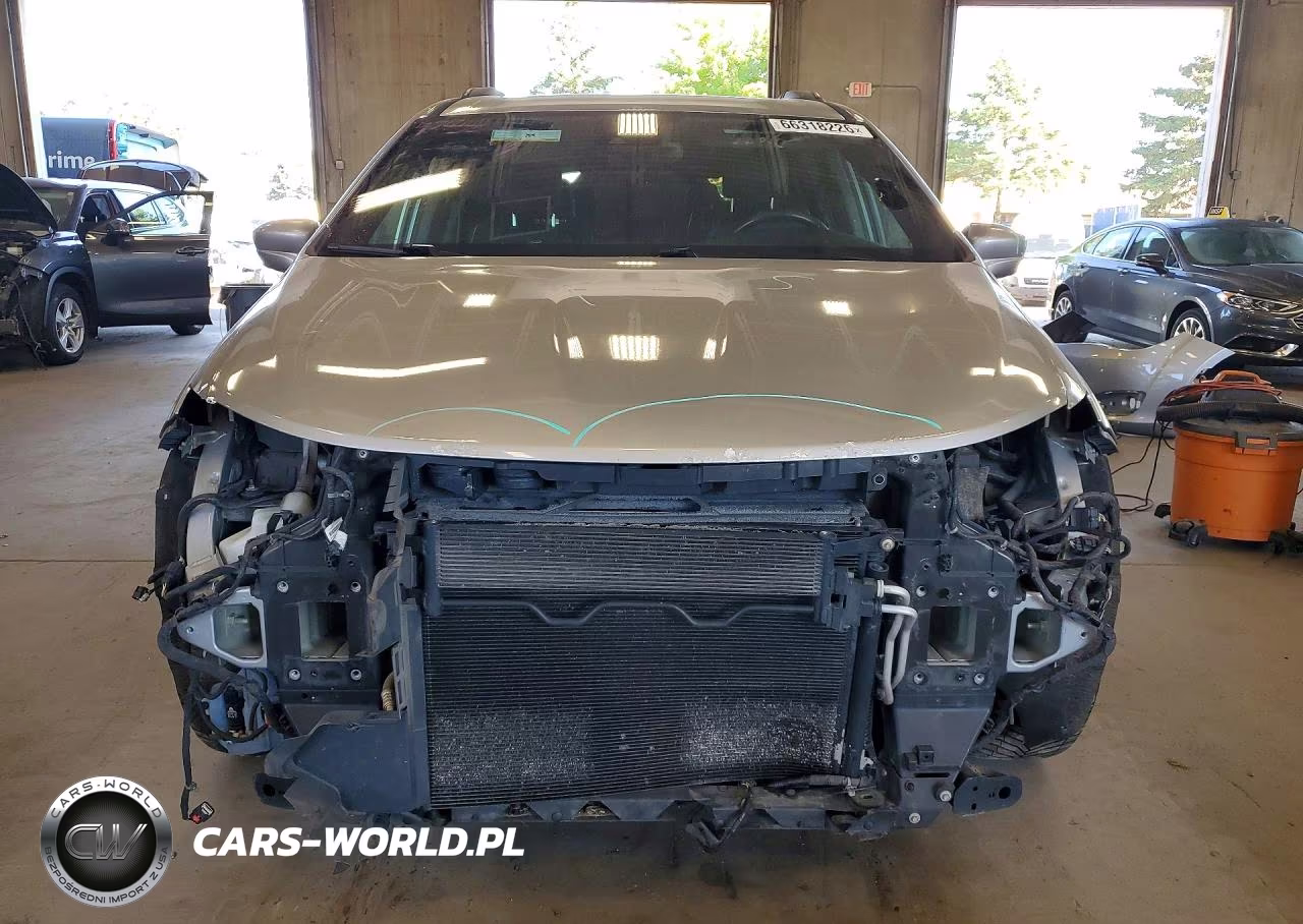 2018 Chrysler Pacifica Touring L VIN:2C4RC1BG0JR252305 - 5