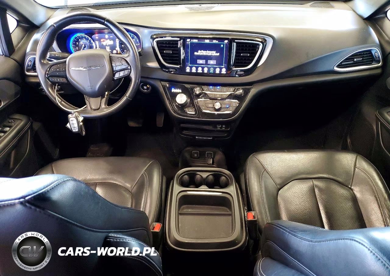 2018 Chrysler Pacifica Touring L VIN:2C4RC1BG0JR252305 - 8