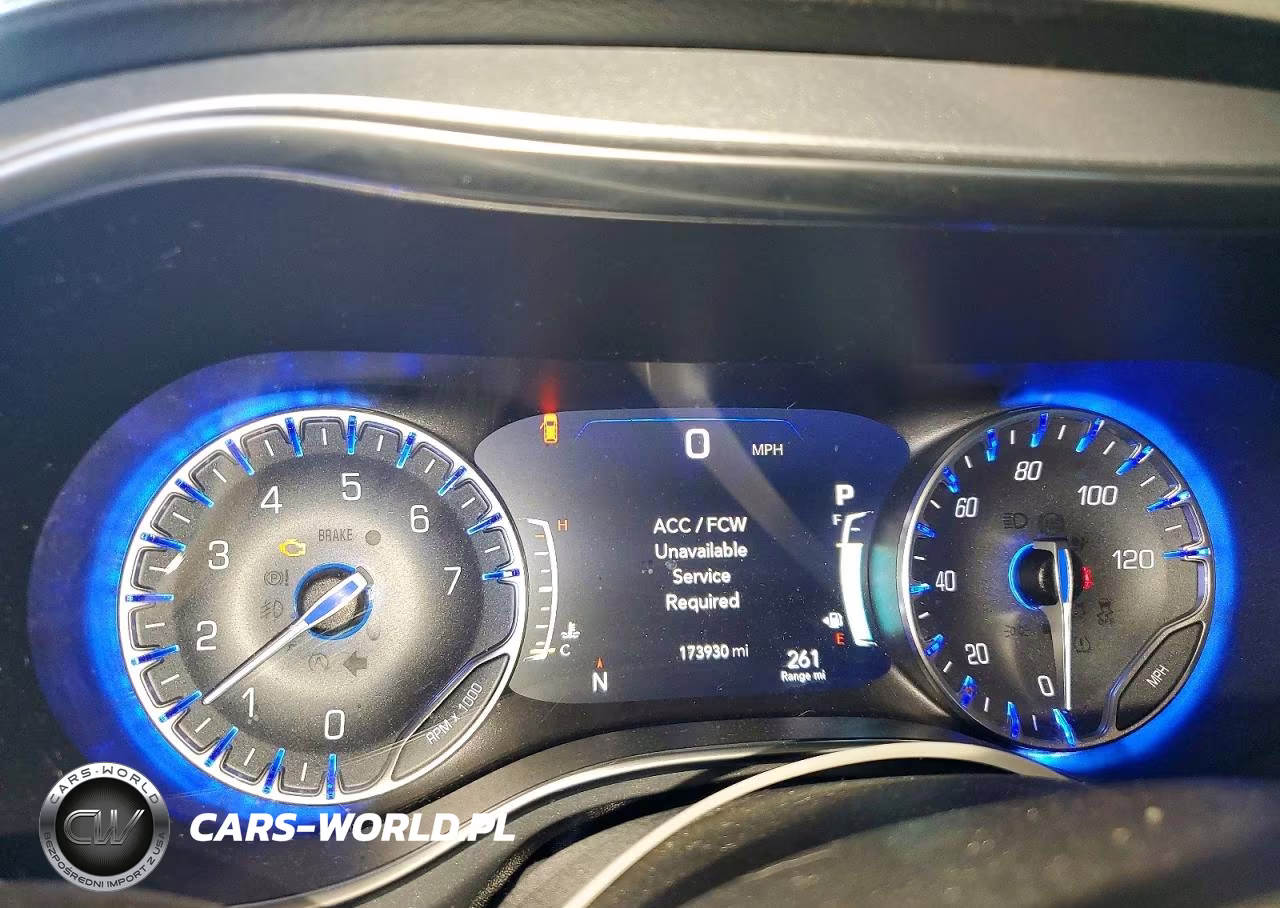 2018 Chrysler Pacifica Touring L VIN:2C4RC1BG0JR252305 - 9