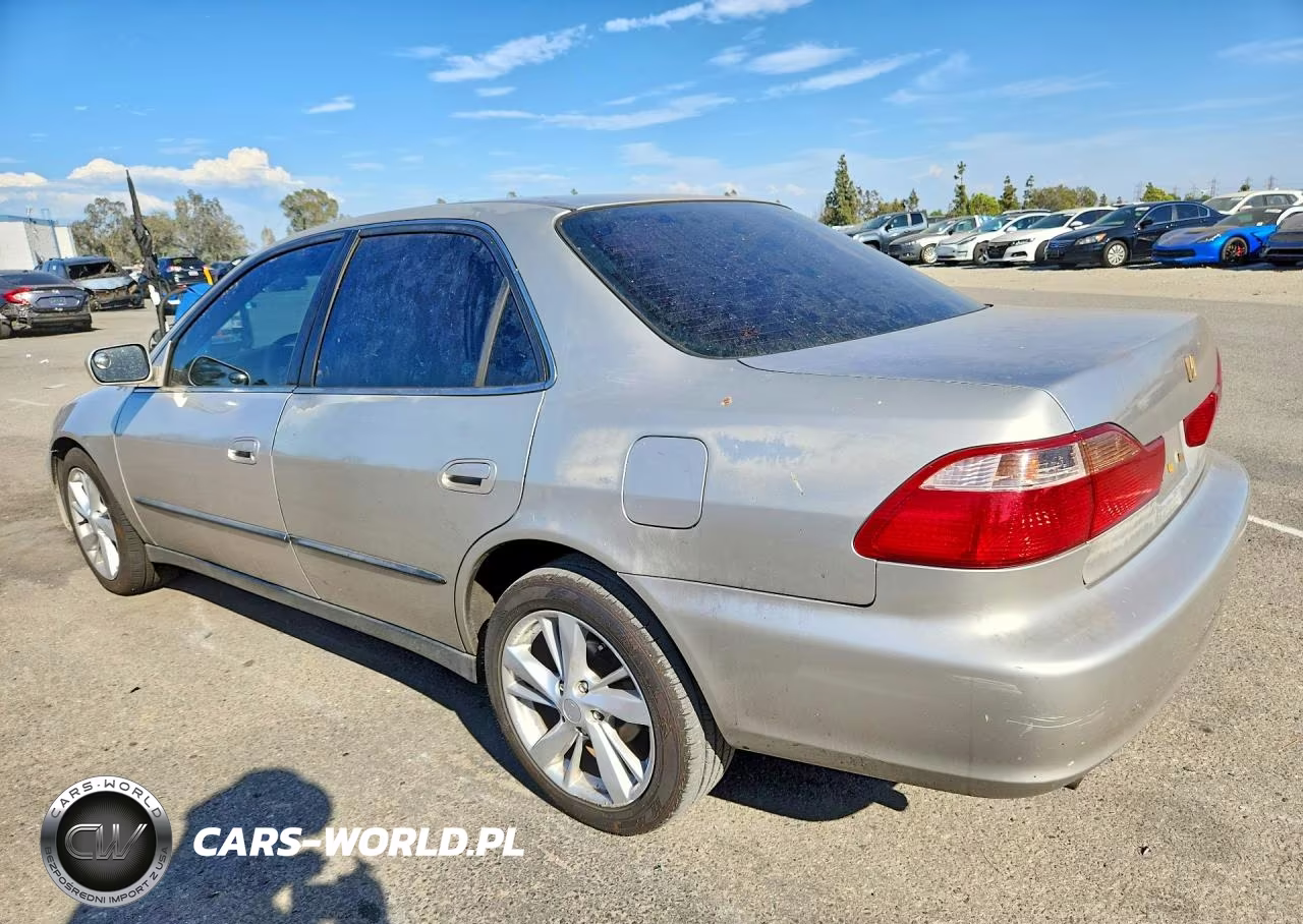 1998 Honda Accord Lx VIN:1HGCG1648WA068639 - 2