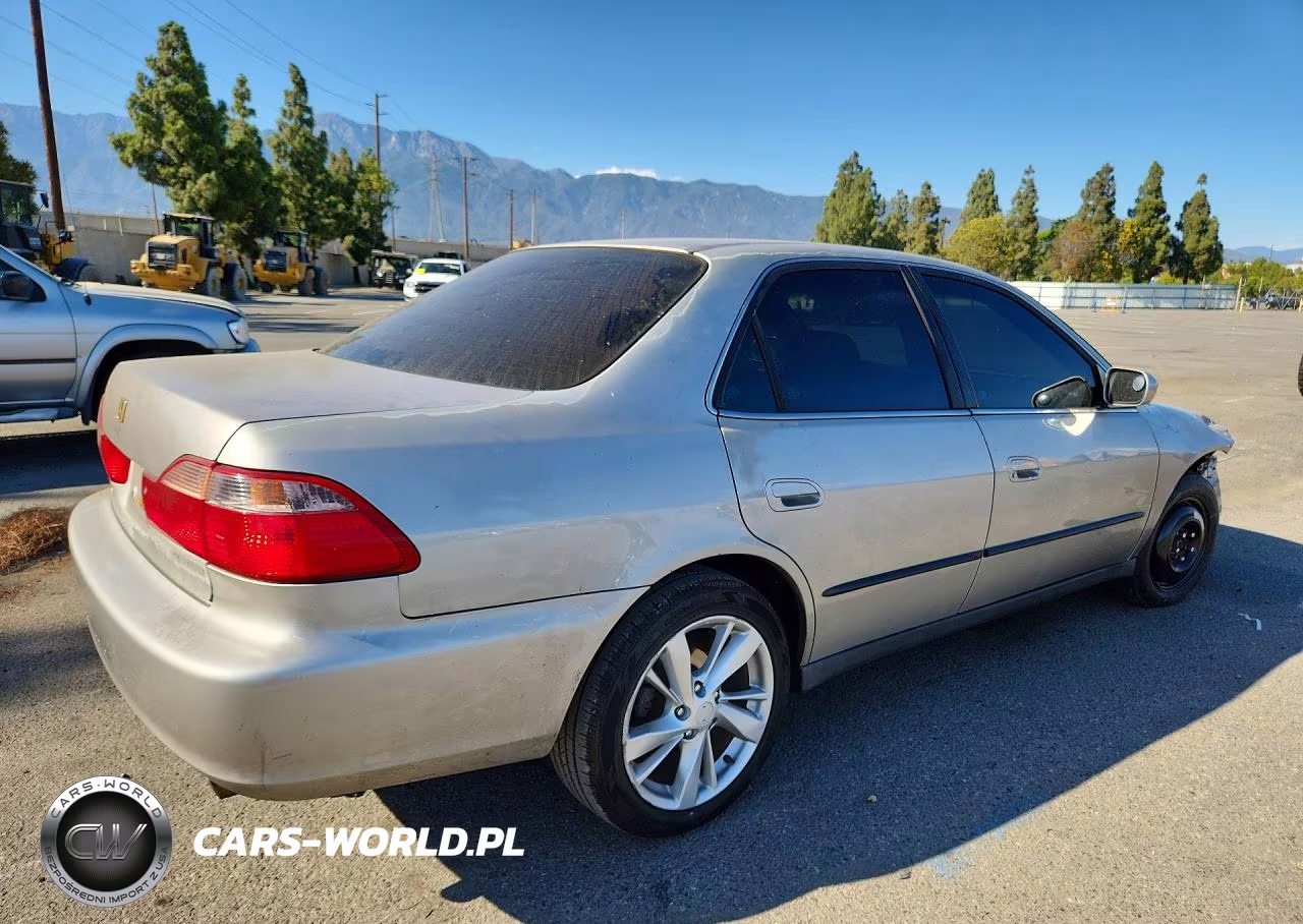 1998 Honda Accord Lx VIN:1HGCG1648WA068639 - 3