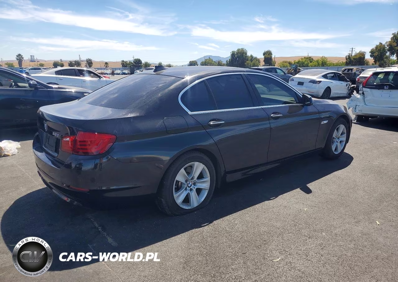 2012 BMW 528 I VIN:WBAXG5C59CDY28721 - 3