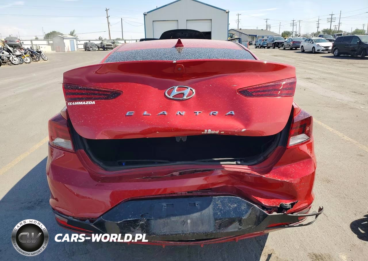 2019 Hyundai Elantra Value Edition VIN:5NPD84LF6KH420157 - 6