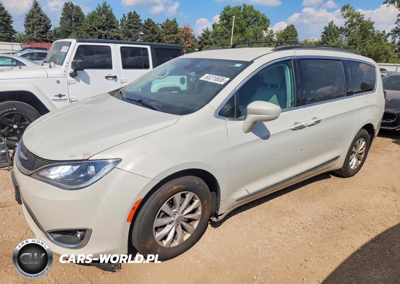 2017 Chrysler Pacifica Touring L