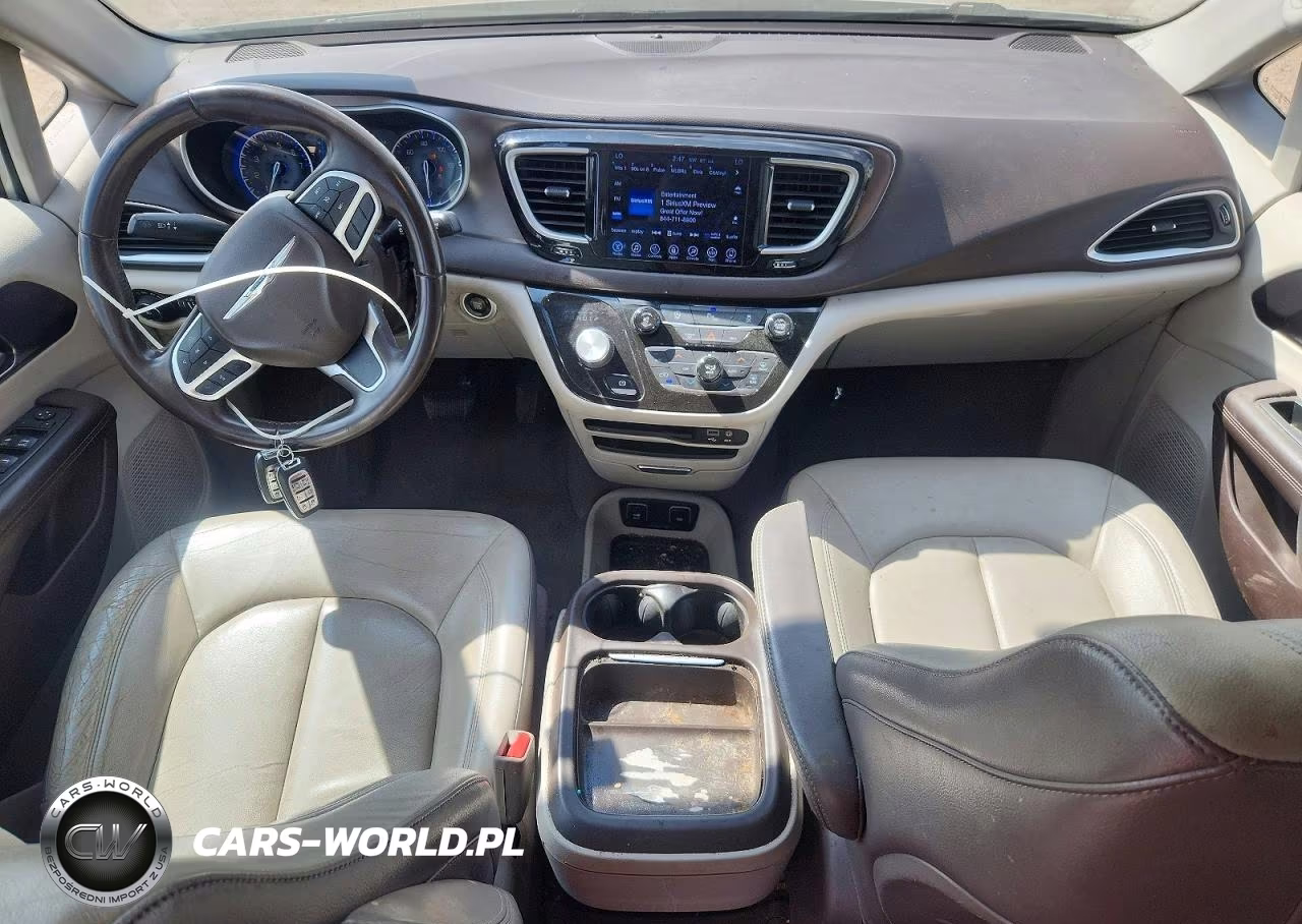 2017 Chrysler Pacifica Touring L VIN:2C4RC1BGXHR794294 - 8