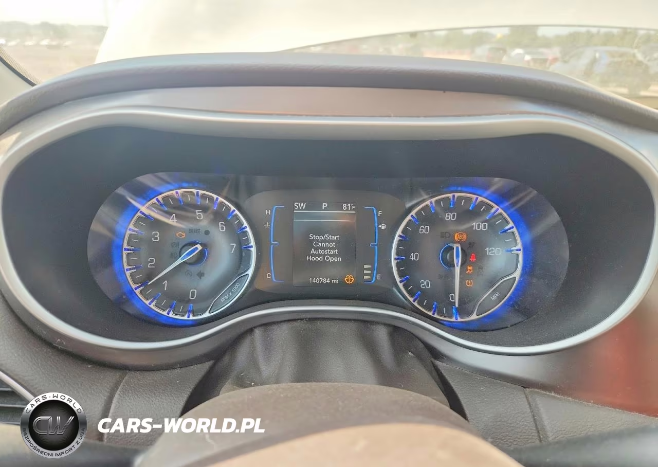 2017 Chrysler Pacifica Touring L VIN:2C4RC1BGXHR794294 - 9