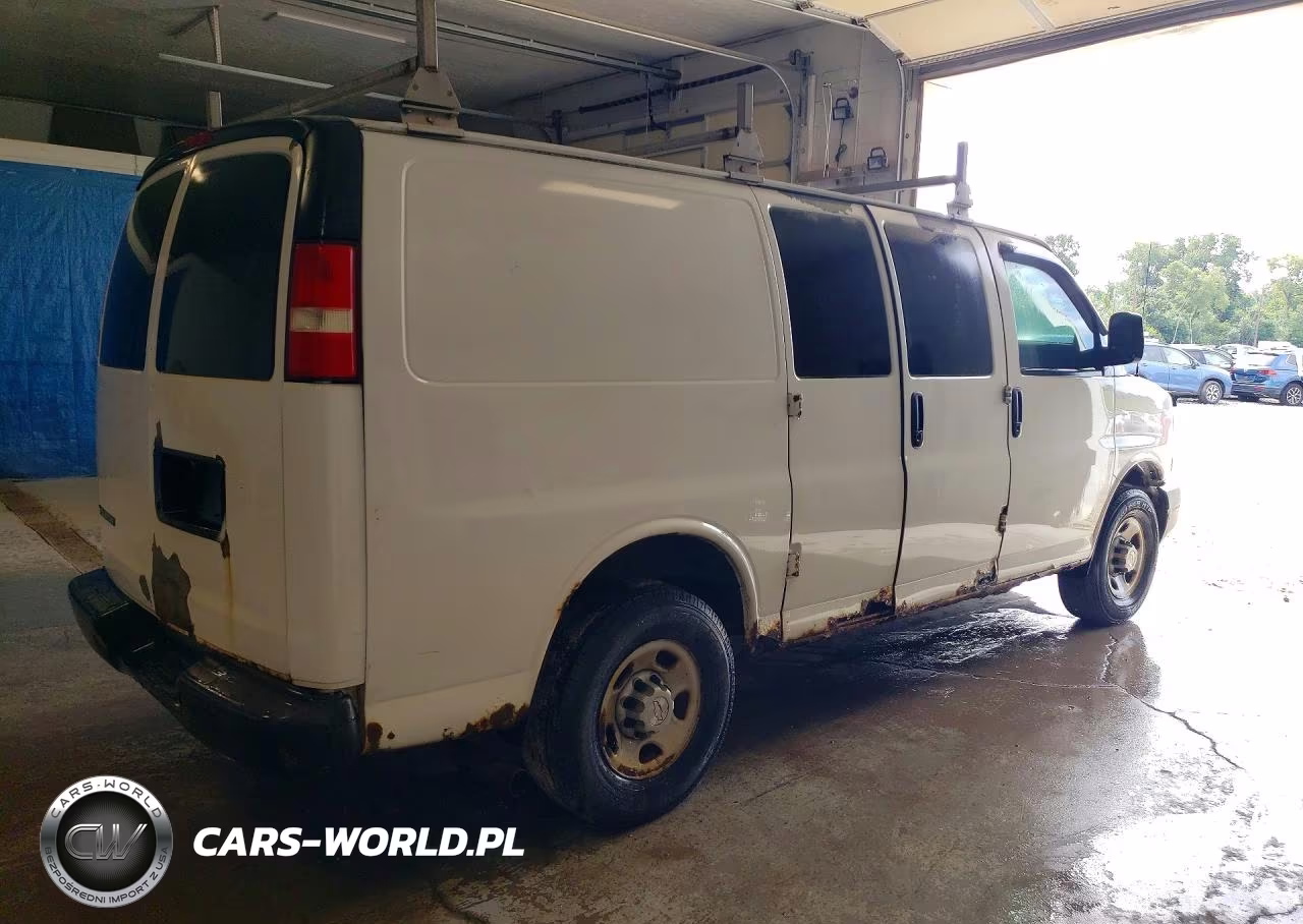 2009 Chevrolet Express G2500 VIN:1GCGG25C591135653 - 3