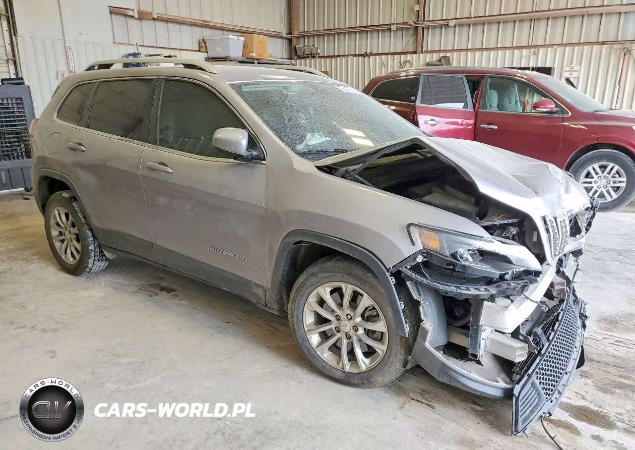 2019 Jeep Cherokee Latitude VIN:1C4PJLCB6KD305329 - 4