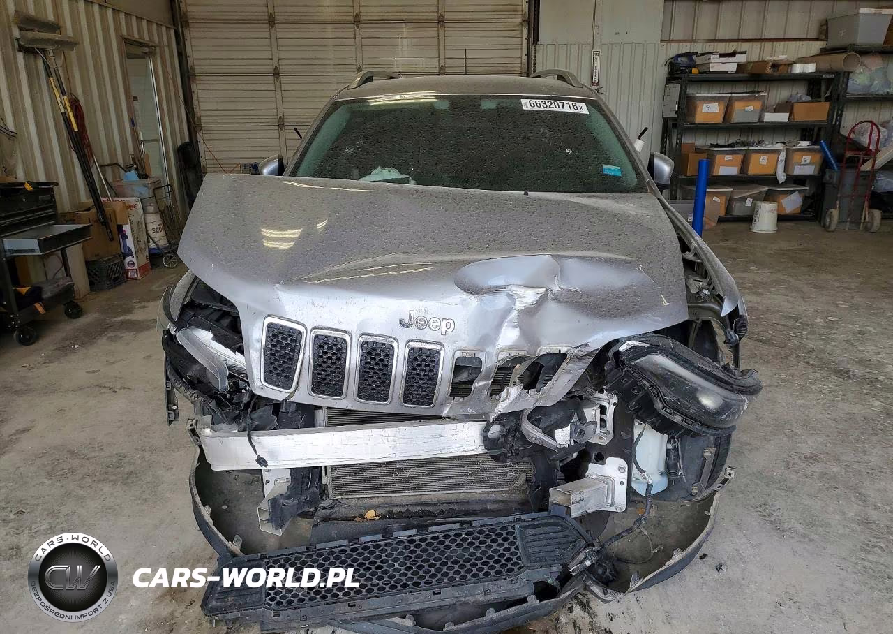 2019 Jeep Cherokee Latitude VIN:1C4PJLCB6KD305329 - 5