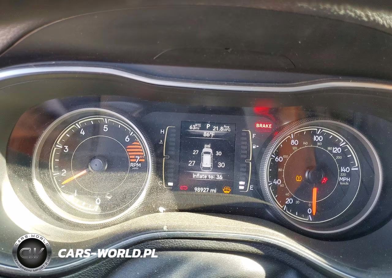 2019 Jeep Cherokee Latitude VIN:1C4PJLCB6KD305329 - 9