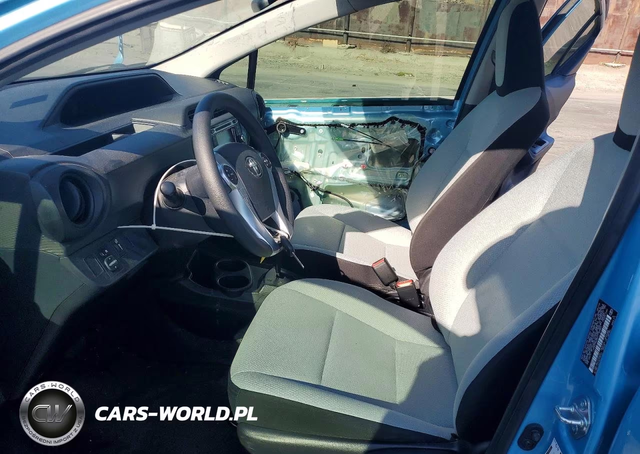2016 Toyota Prius C One VIN:JTDKDTB38G1130957 - 7