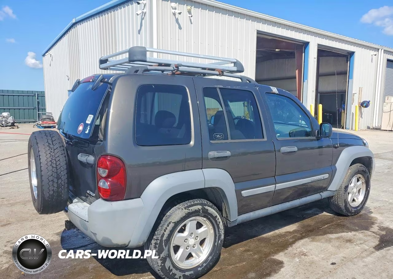 2005 Jeep Liberty Sport VIN:1J4GL485X5W635772 - 3