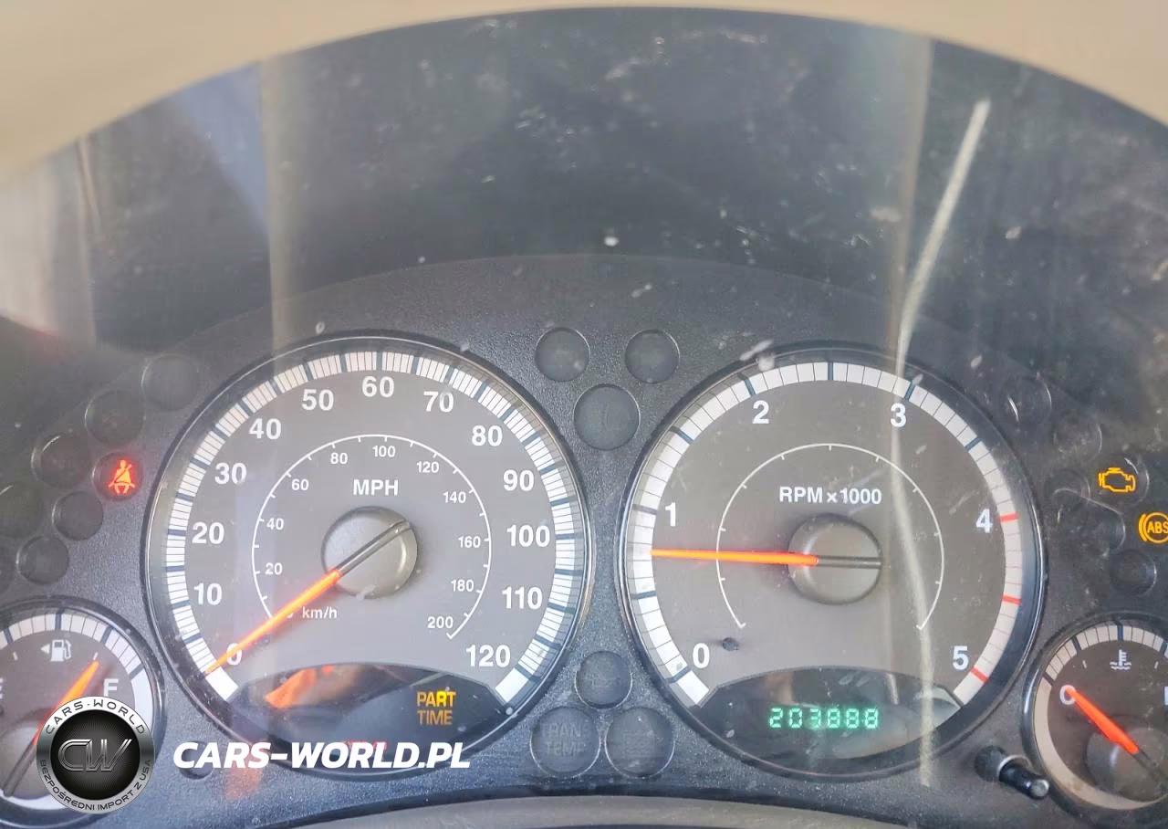 2005 Jeep Liberty Sport VIN:1J4GL485X5W635772 - 9
