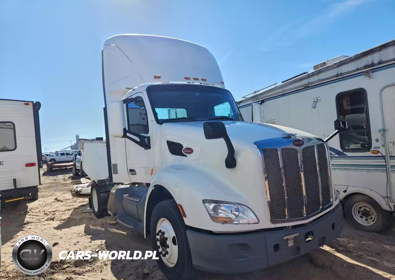 2018 Peterbilt 579 Semi Truck