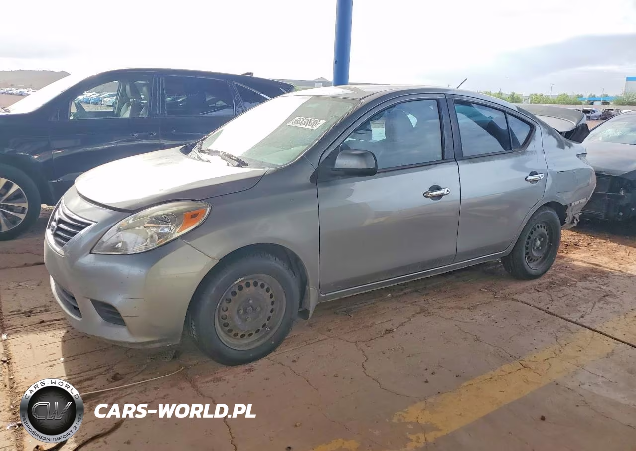 2013 Nissan Versa 1.6 S