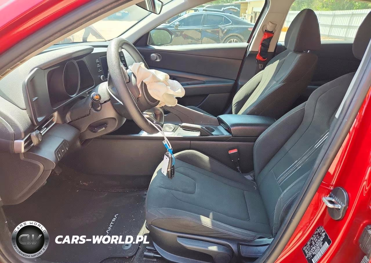 2021 Hyundai Elantra Sel VIN:KMHLM4AG7MU126869 - 7