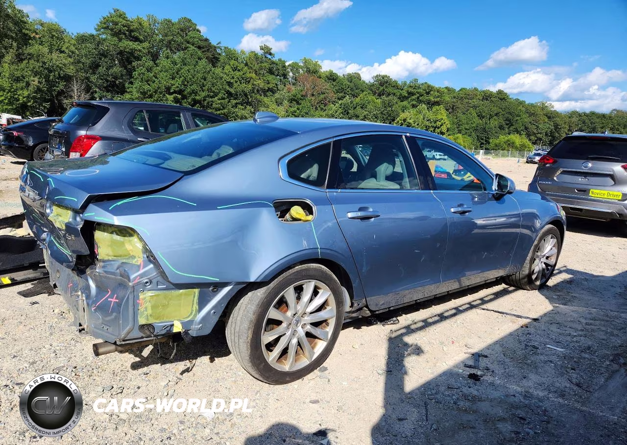 2017 Volvo S90 T6 Momentum VIN:YV1A22MK5H1005538 - 3