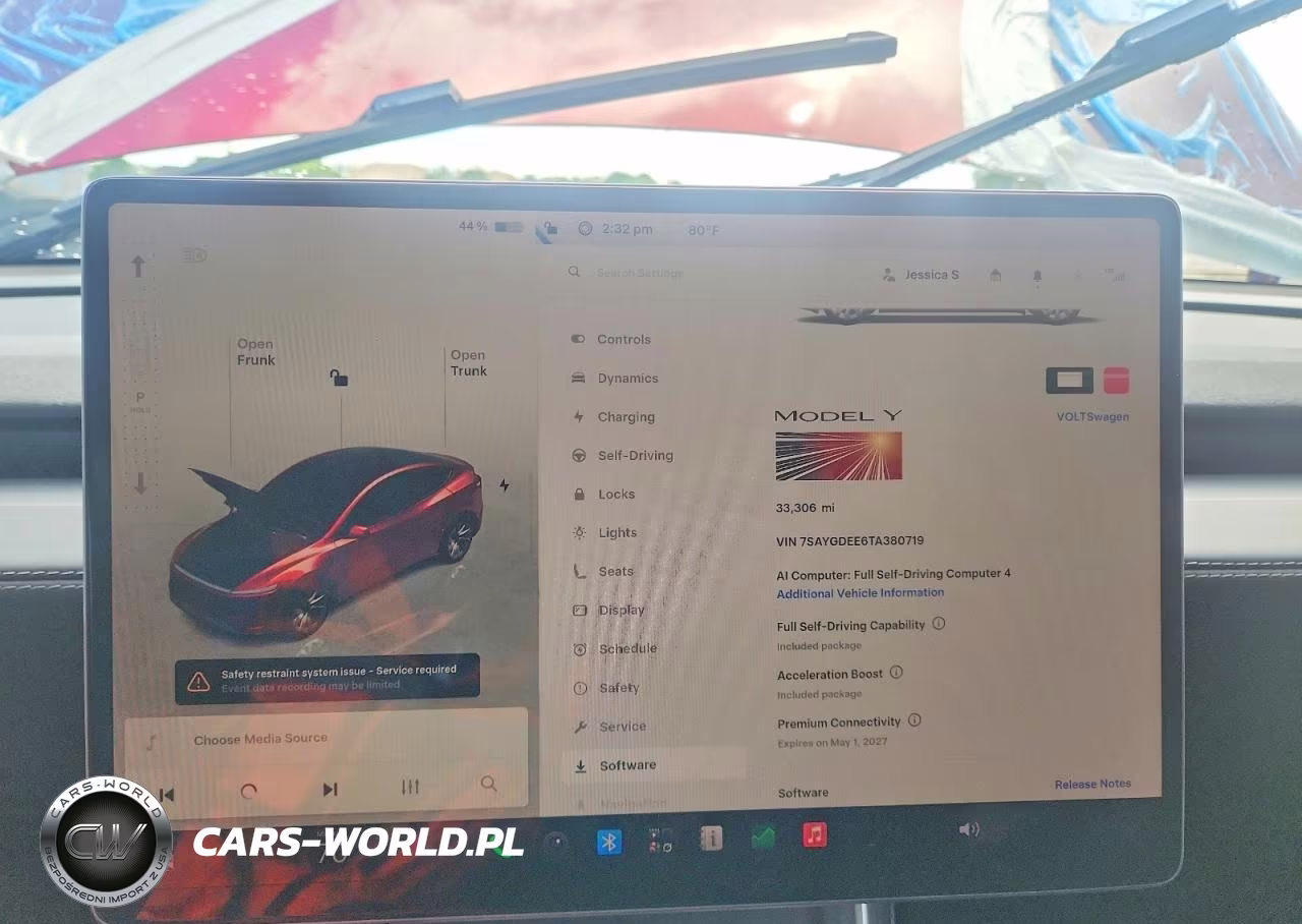 2026 Tesla Model Y VIN:7SAYGDEE6TA380719 - 9